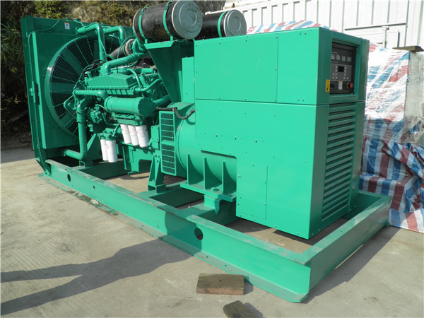 蓬江出租发电机 发电机组厂家：柴油发电机组的控制屏的作用是什么？