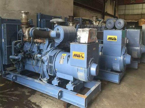 蓬江发电机组带负载降电压是什么原因照成的？